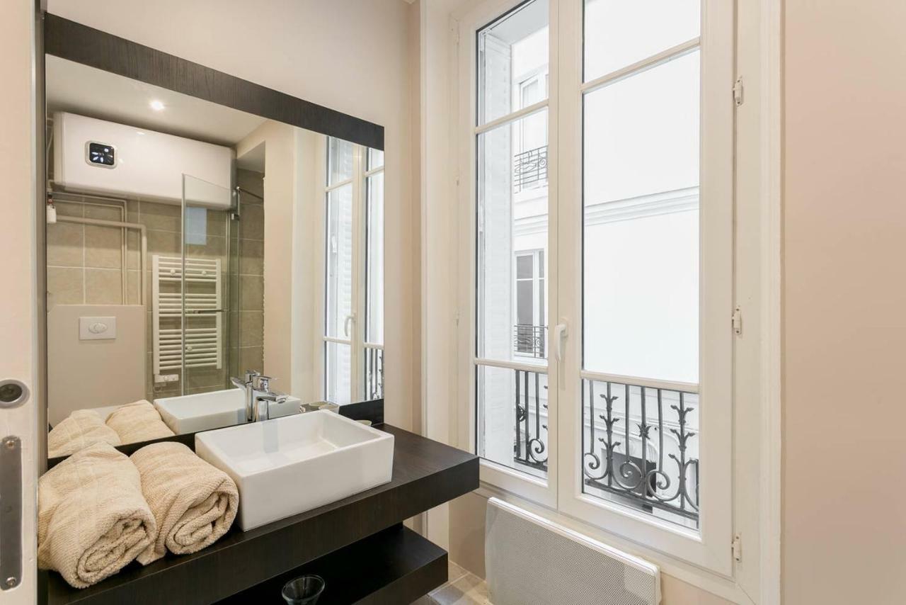 Apartmán Studio Tour Eiffel Et Champs-Elysees Paříž Exteriér fotografie