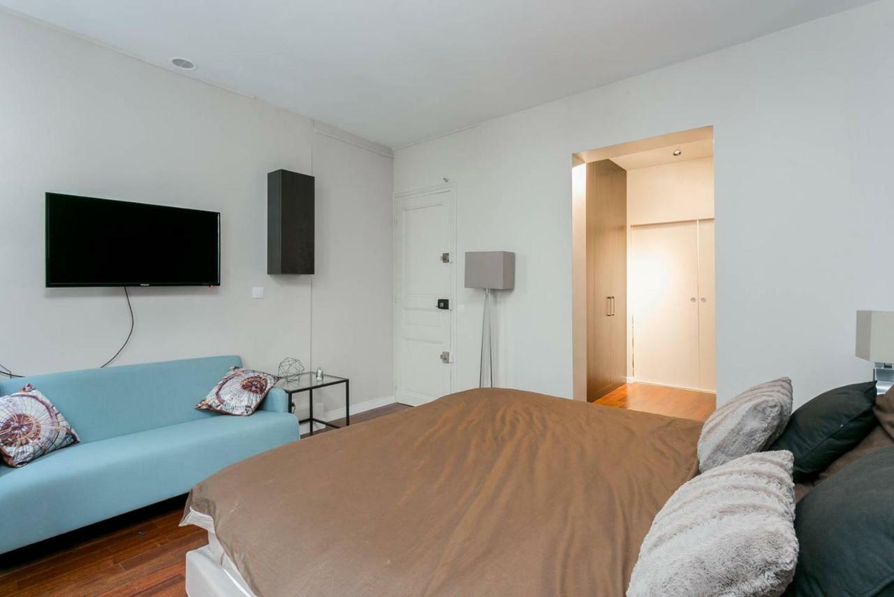 Apartmán Studio Tour Eiffel Et Champs-Elysees Paříž Exteriér fotografie