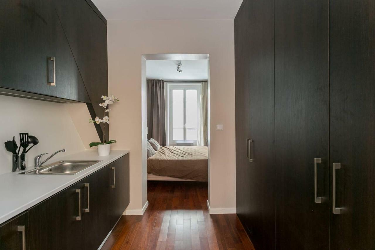 Apartmán Studio Tour Eiffel Et Champs-Elysees Paříž Exteriér fotografie