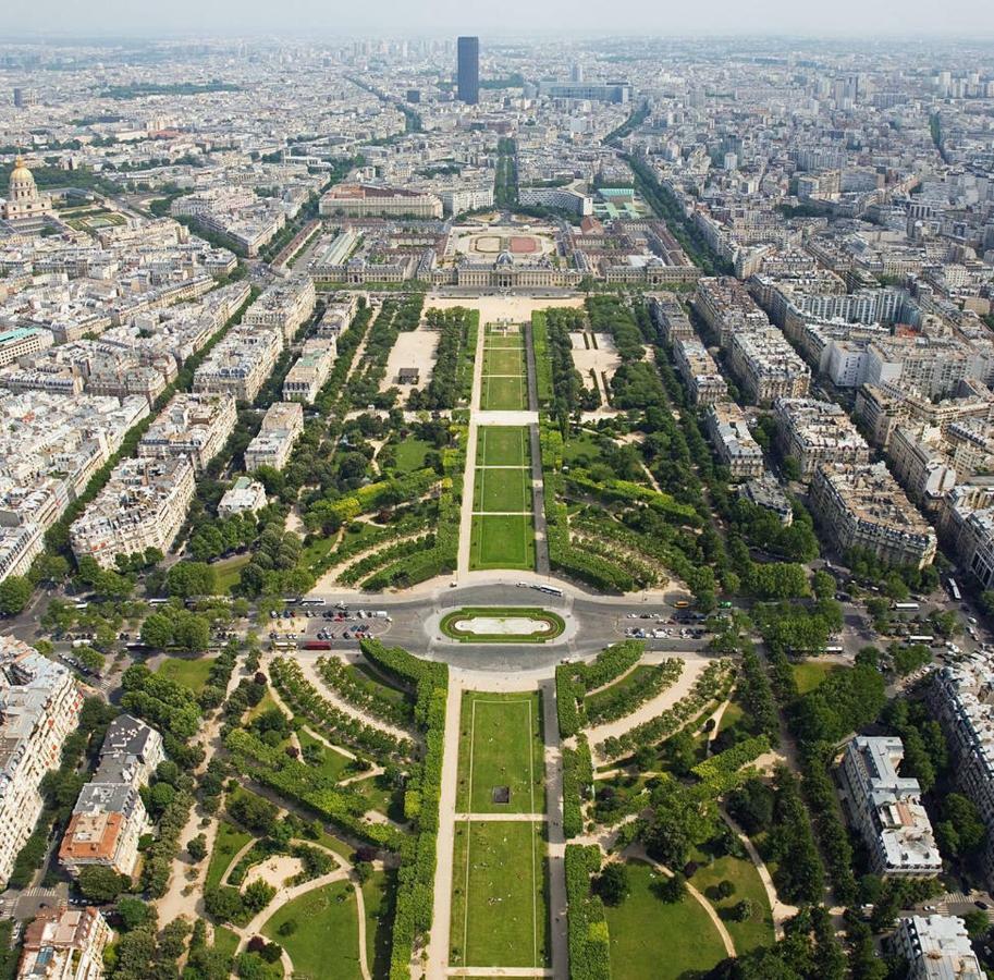 Apartmán Studio Tour Eiffel Et Champs-Elysees Paříž Exteriér fotografie