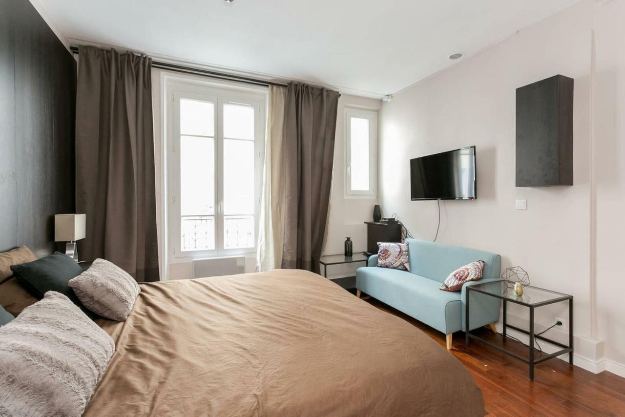 Apartmán Studio Tour Eiffel Et Champs-Elysees Paříž Exteriér fotografie